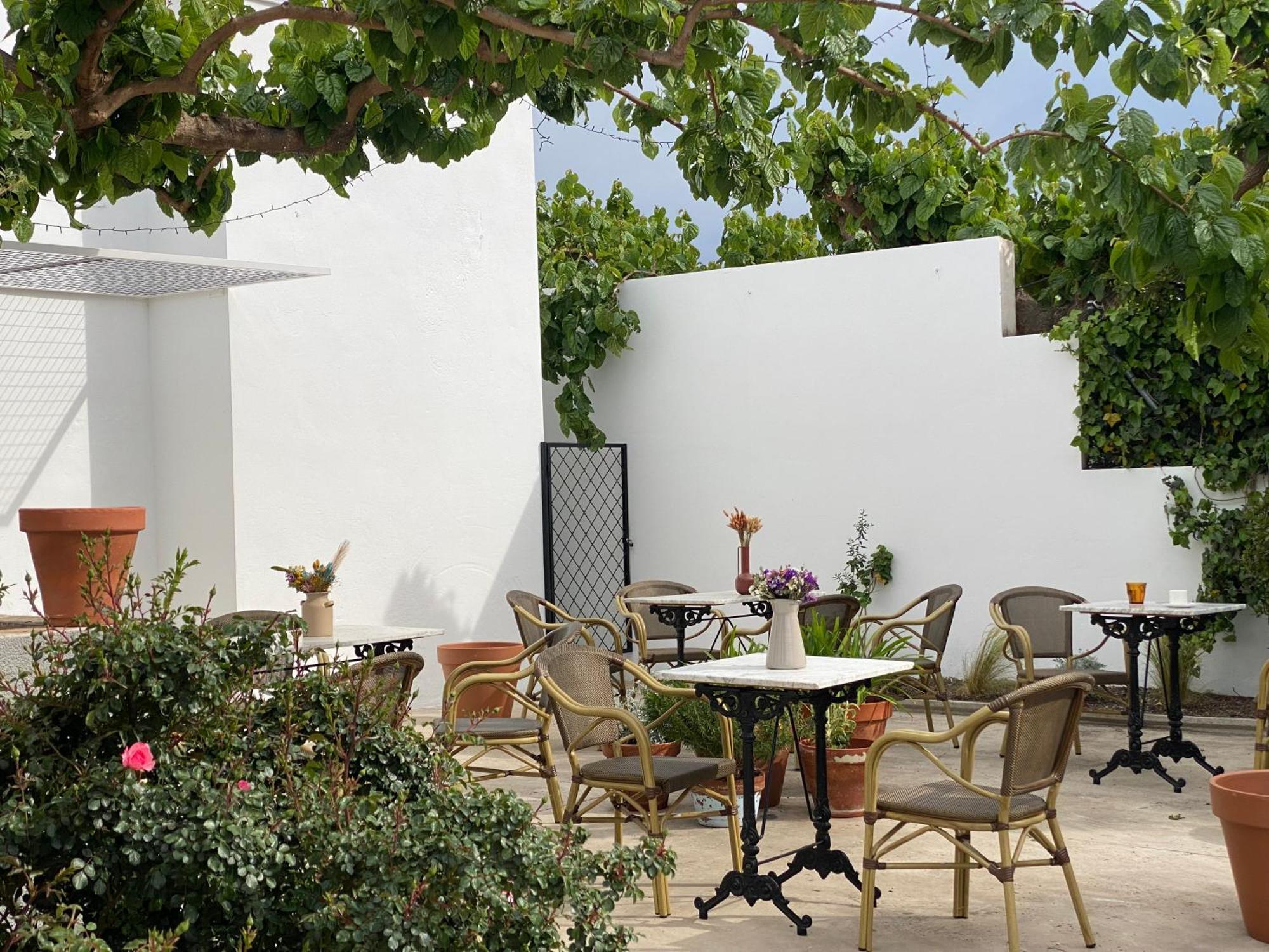Les Filles Hotel Deltebre Exterior photo